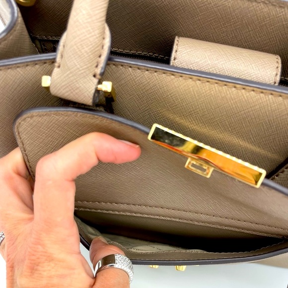 Michael Kors Camel Leather Purse 👜 - Picture 8 of 11